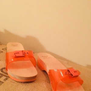 DrScholls/urban outfitters sandals